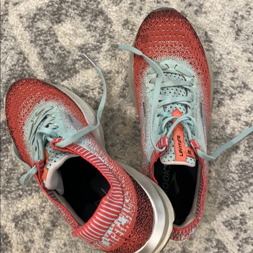 Brooks Levitate 2